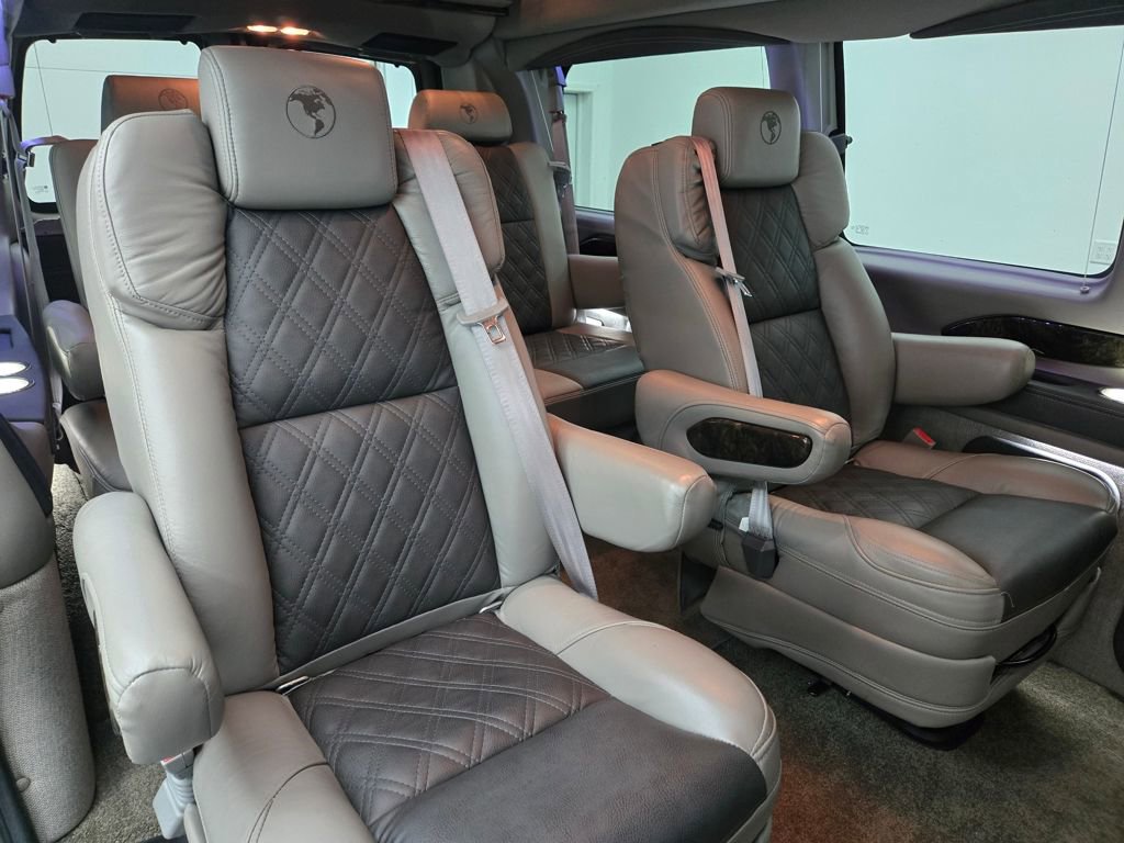 Used 2023 GMC Savana 2500 image 38
