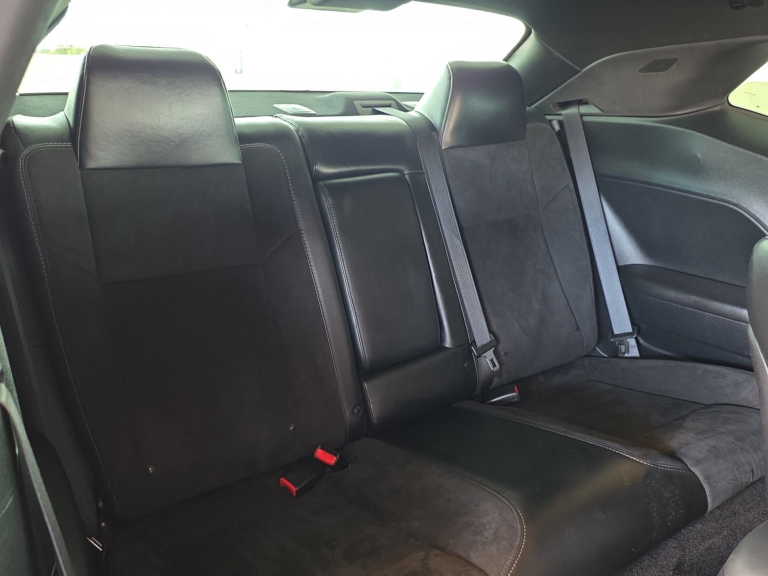 Used 2018 Dodge Challenger R/T Scat Pack w/ Leather Interior Group RWD image 27