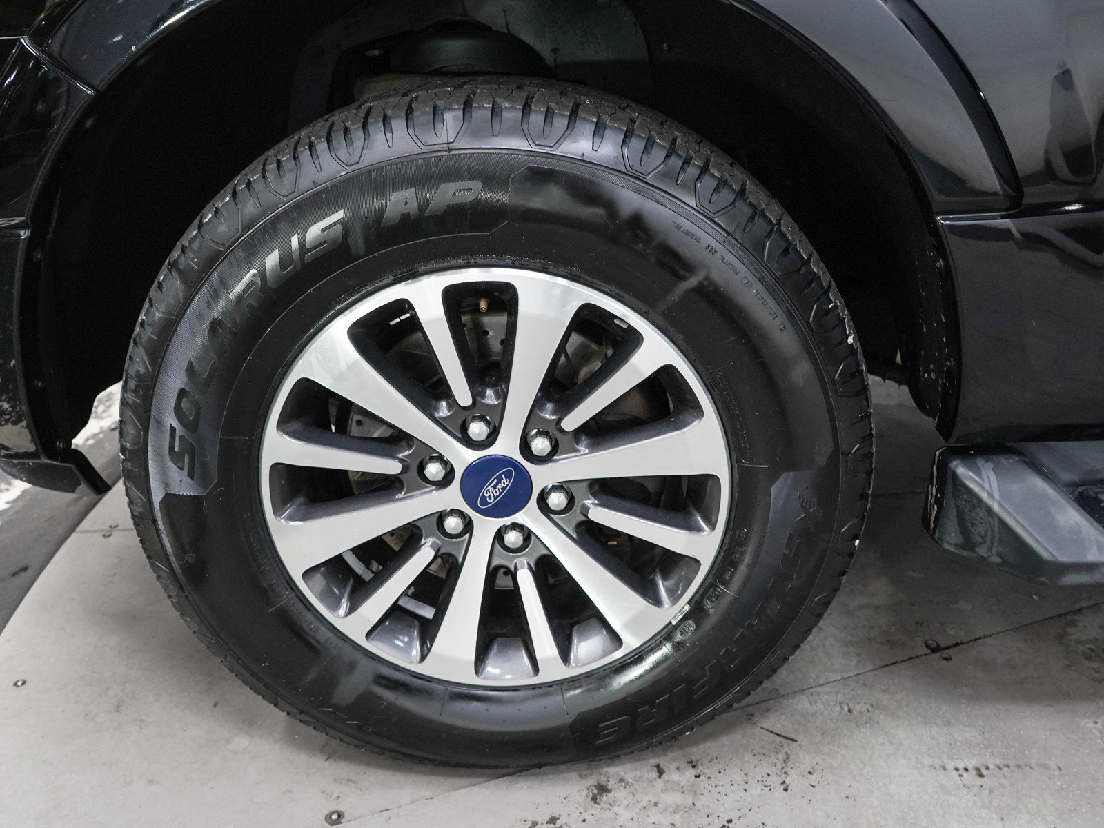 Used 2017 Ford Expedition EL XLT AWD/4WD image 29