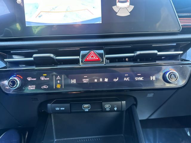 Used 2024 Kia Niro EX Touring image 33