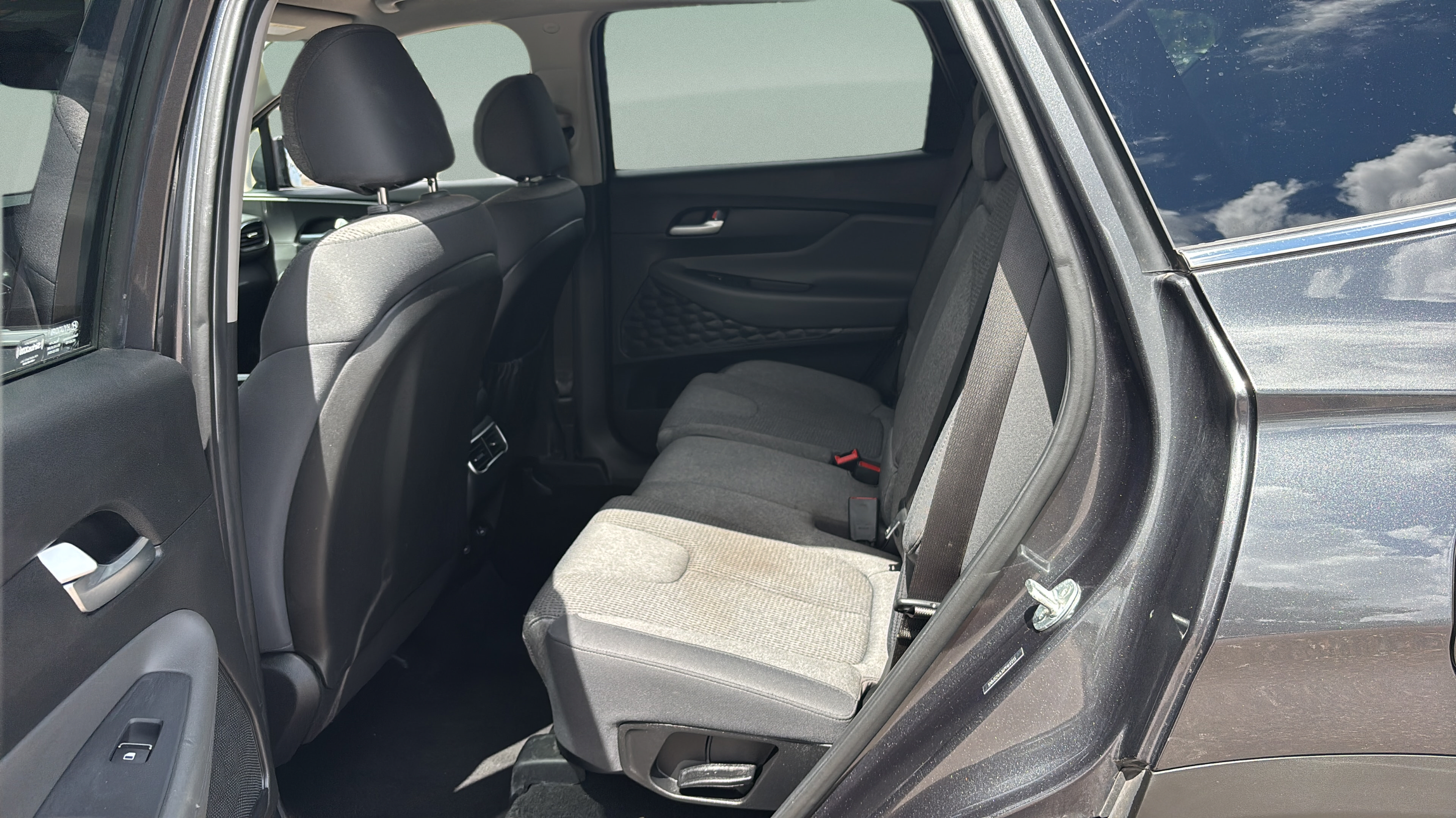 Used 2023 Hyundai Santa Fe SEL FWD image 18