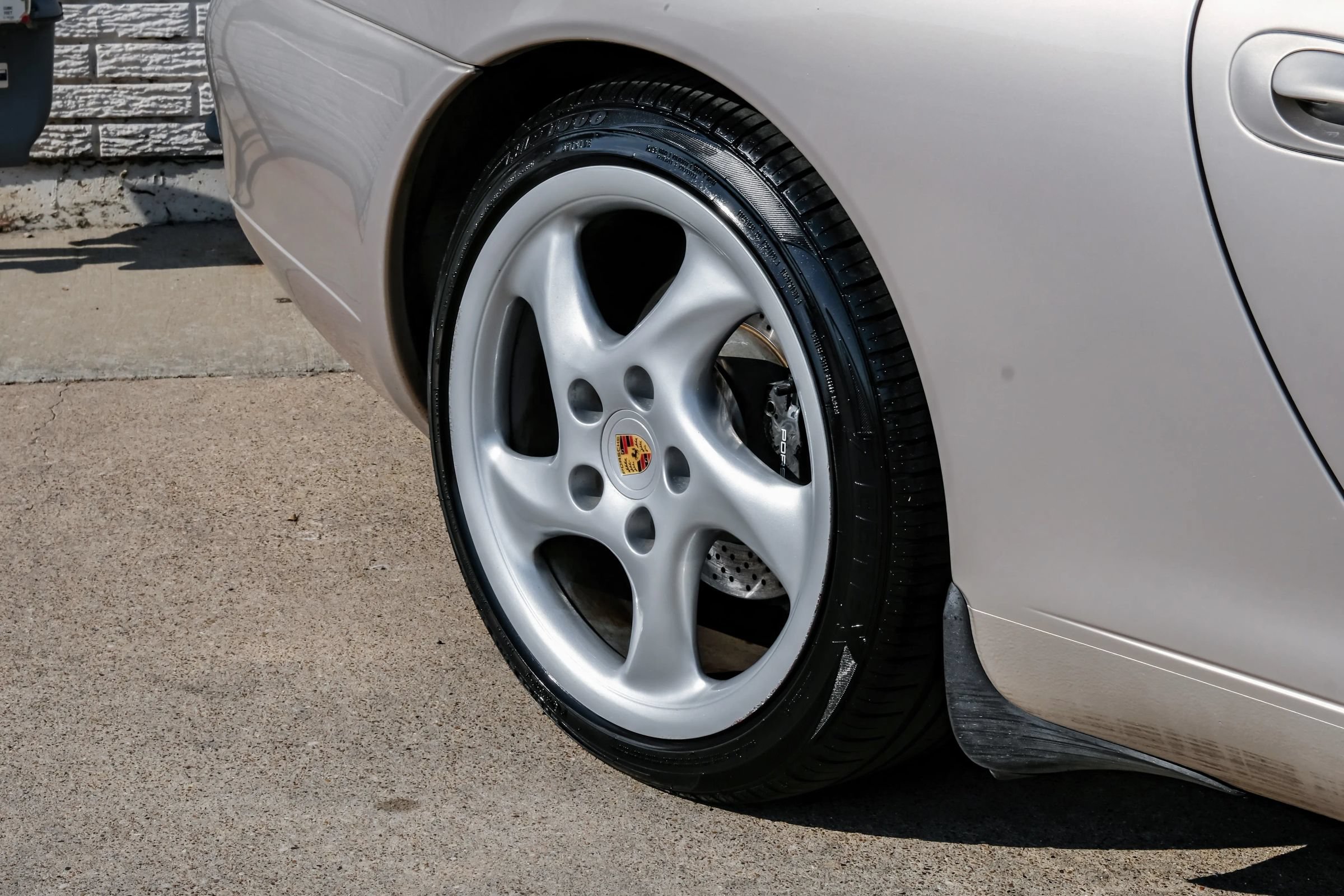 Used 2000 Porsche 911 Cabriolet image 50