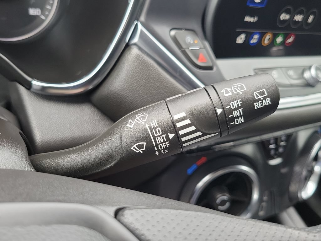Used 2025 Chevrolet Blazer LT FWD image 31