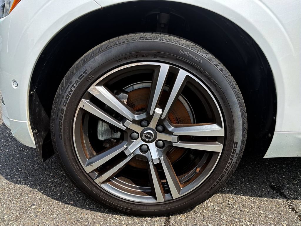 Used 2018 Volvo XC60 T6 Momentum w/ Advanced Package AWD/4WD image 16