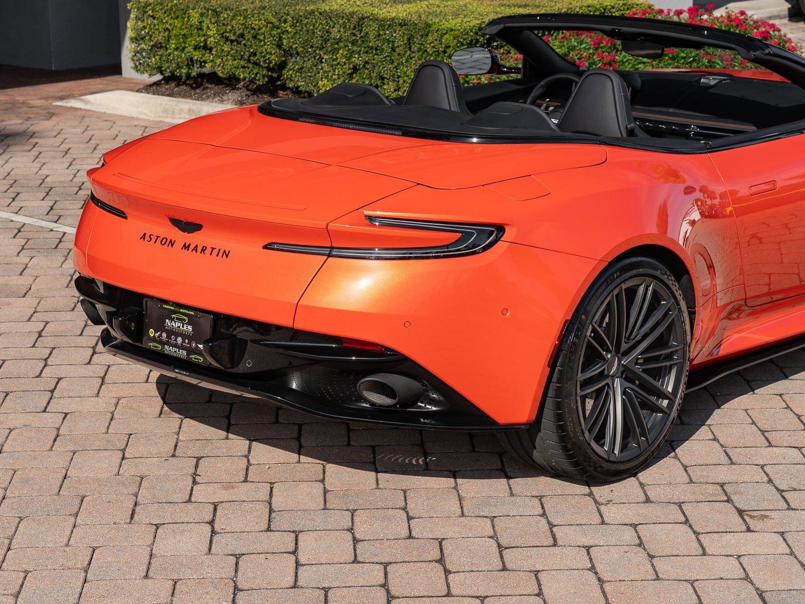 Used 2024 Aston Martin DB12 Convertible RWD image 3