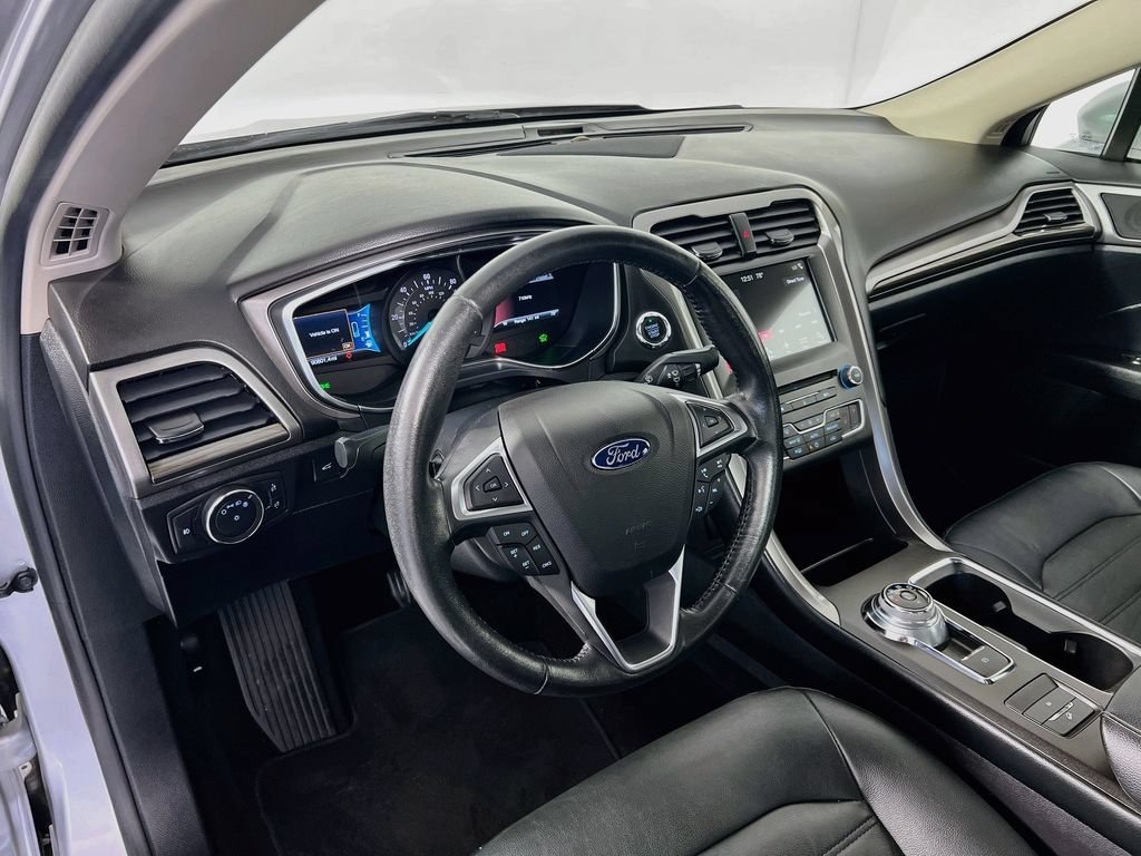 Used 2017 Ford Fusion Energi SE FWD image 9