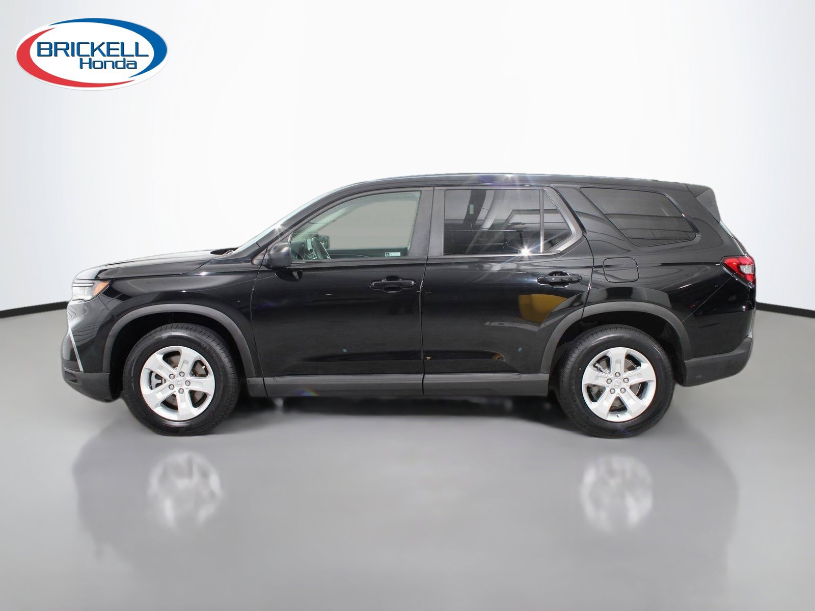Certified 2023 Honda Pilot LX image 3