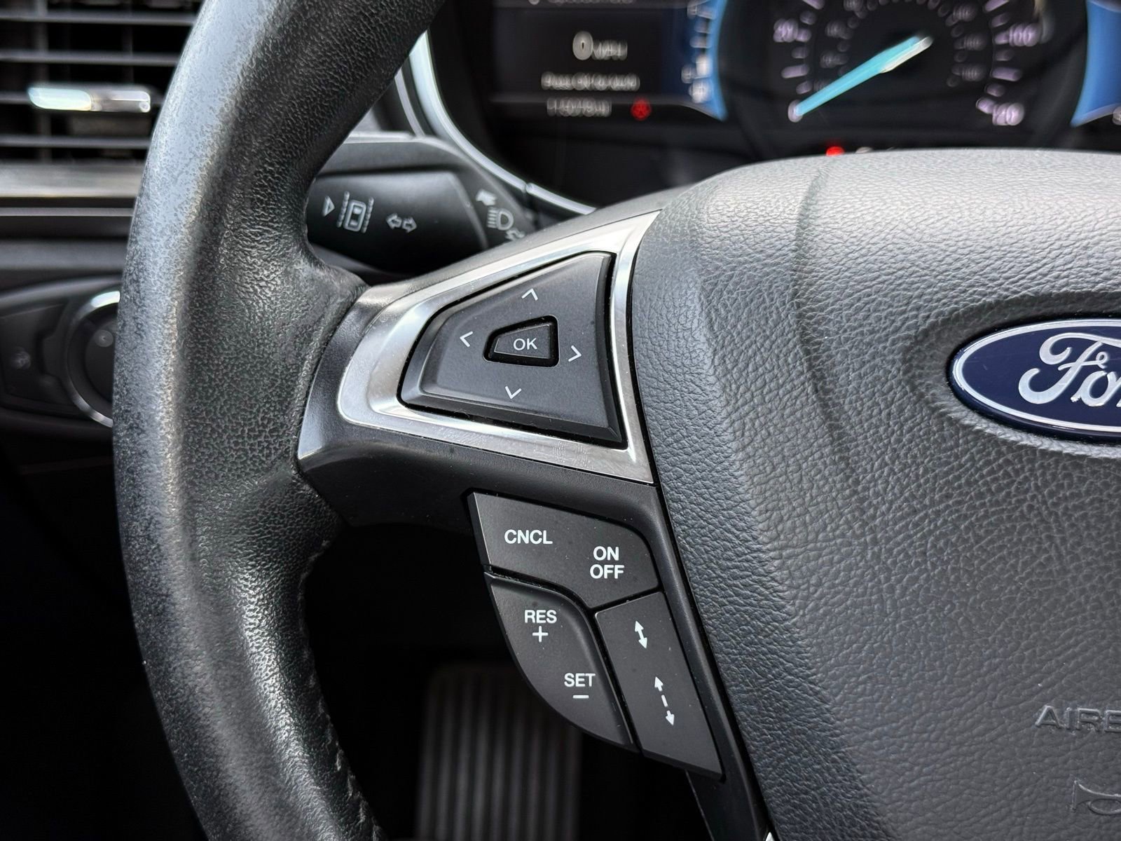 Used 2018 Ford Fusion SE w/ Equipment Group 602A FWD image 25
