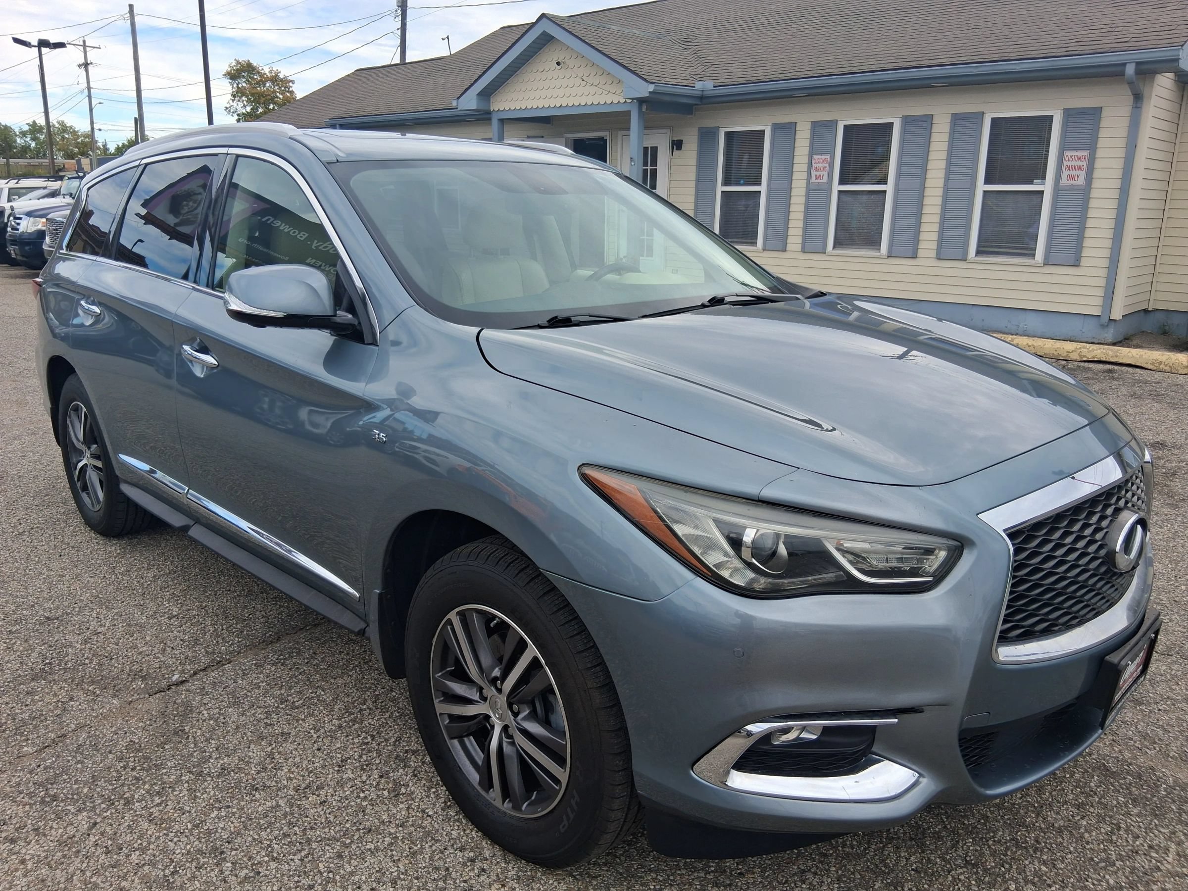 Used 2018 INFINITI QX60 Luxe w/ Premium Plus Package AWD/4WD image 1