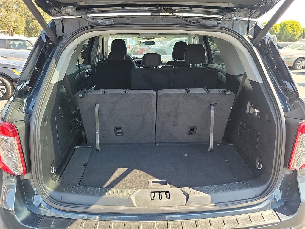Used 2023 Ford Explorer XLT image 23
