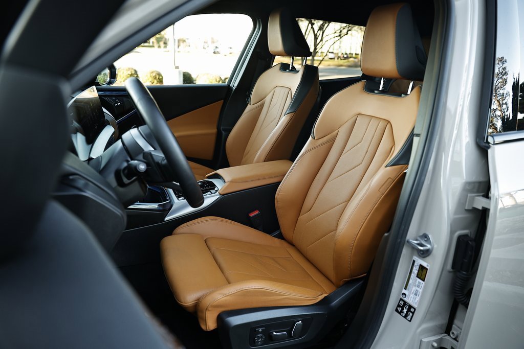 Certified 2025 BMW X3 xDrive30i w/ M Sport Package image 19