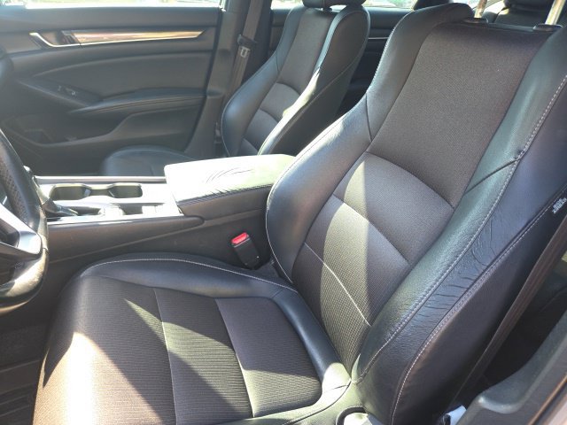 Used 2018 Honda Accord Sport image 7