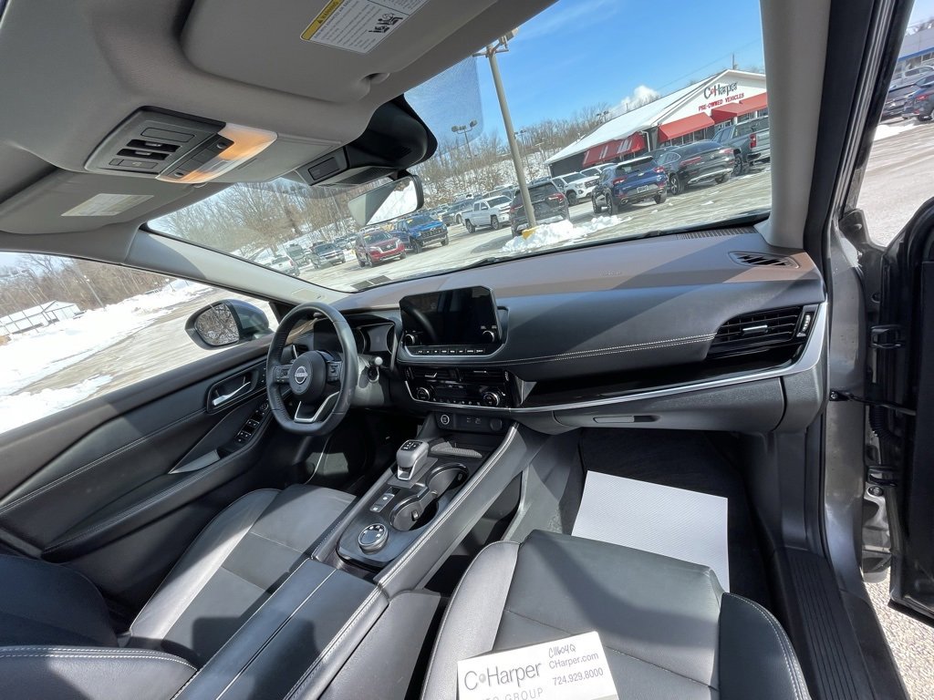 Used 2023 Nissan Rogue SL w/ SL Premium Package image 11