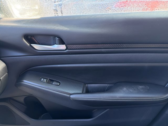 Used 2025 Nissan Altima 2.5 SV image 24