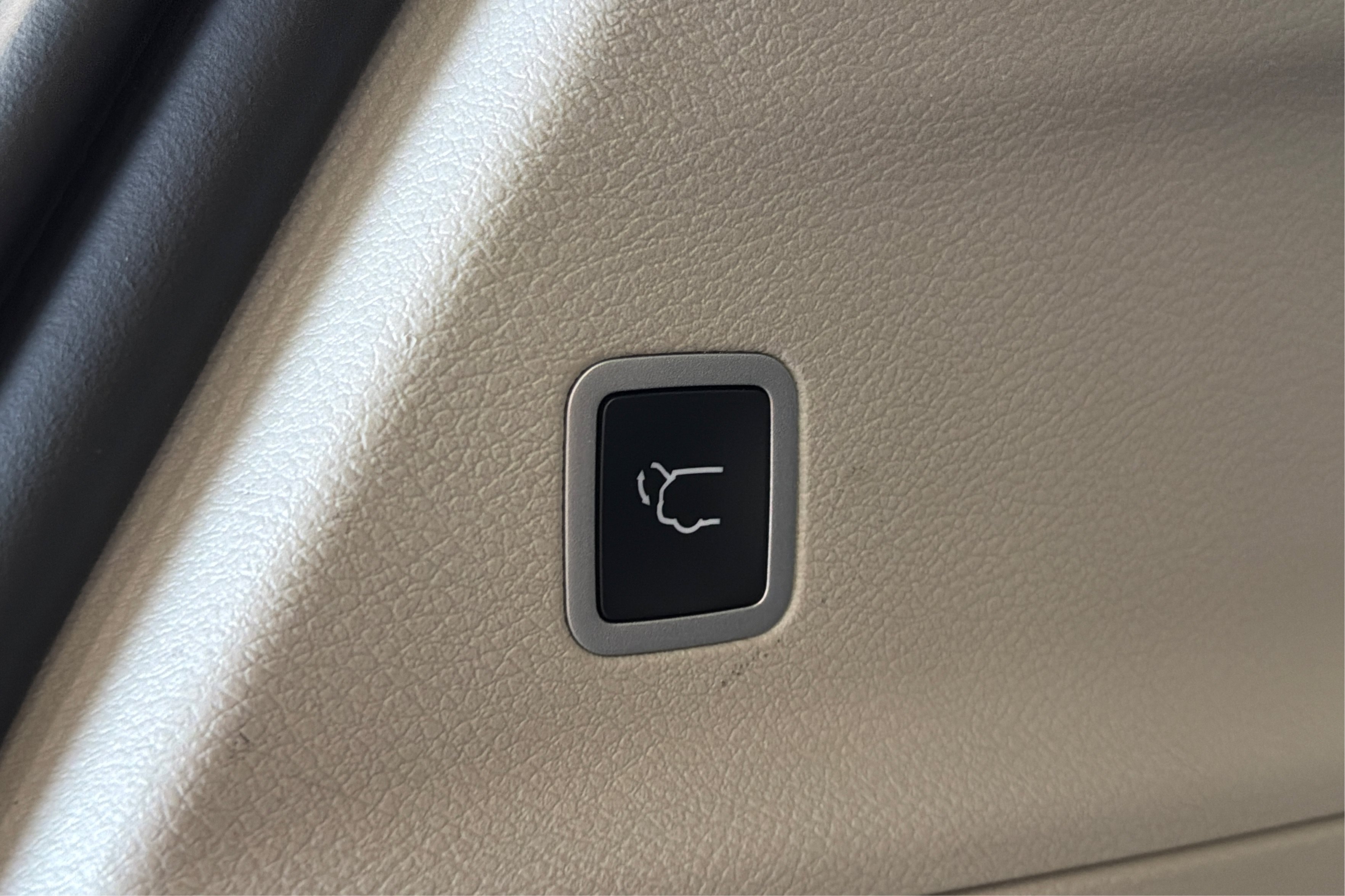 Used 2023 Chrysler Pacifica Touring-L FWD image 47