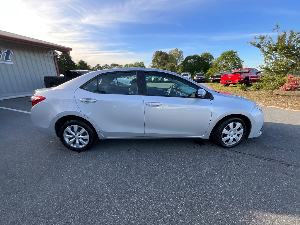 Used 2015 Toyota Corolla S FWD image 3
