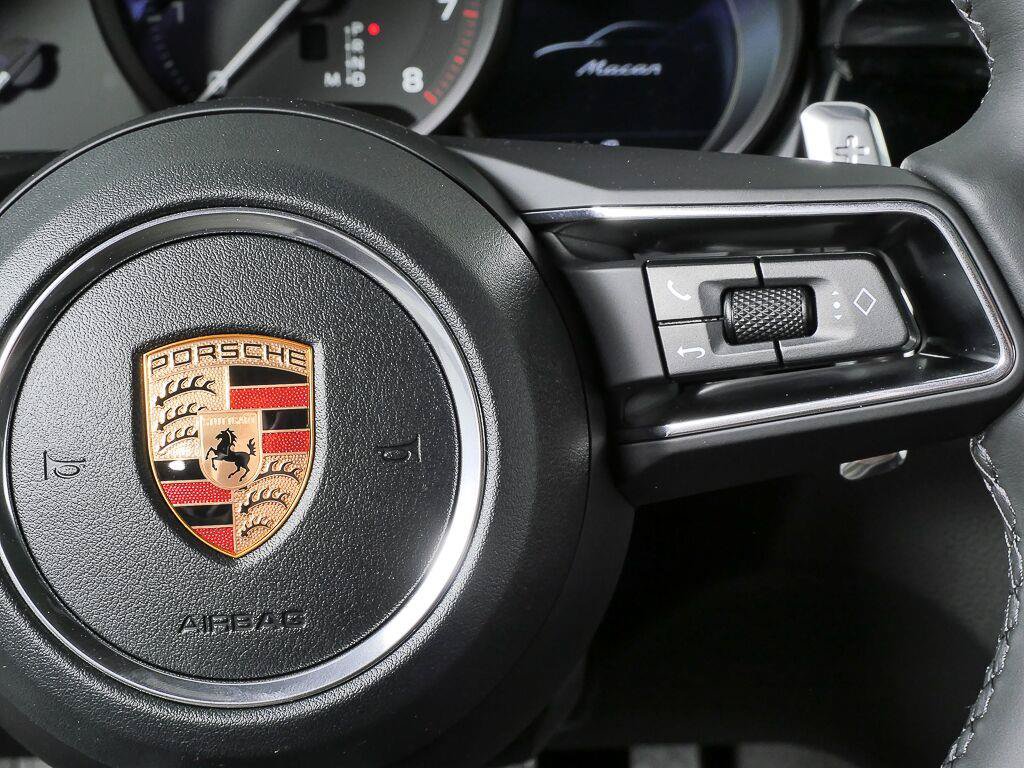 Certified 2026 Porsche Macan Turbo AWD/4WD image 11