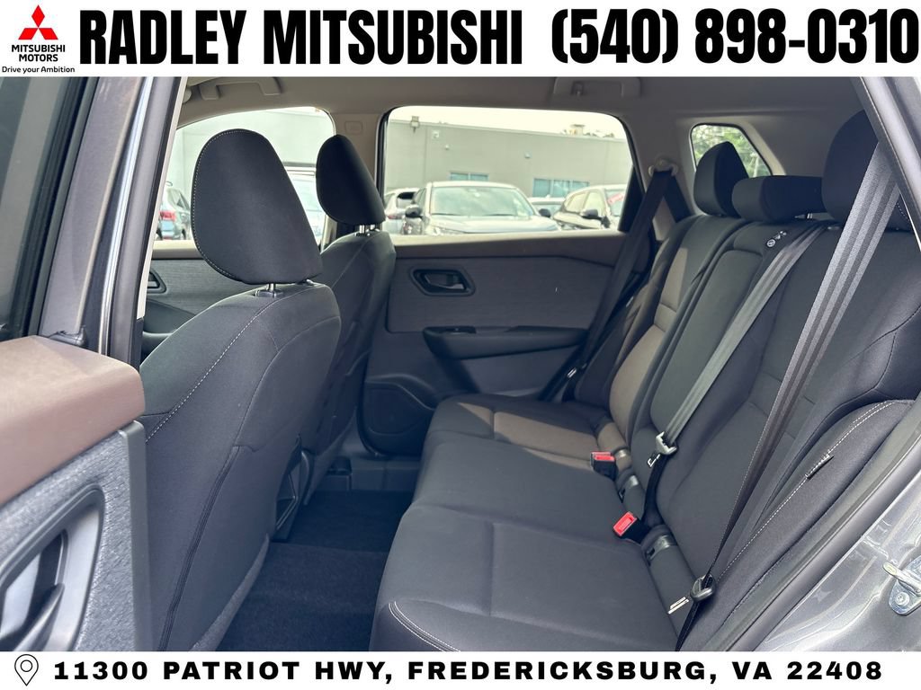 Used 2023 Nissan Rogue S AWD/4WD image 12