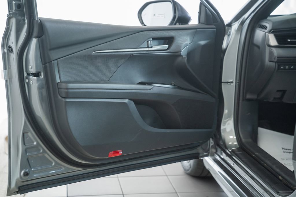New 2026 Toyota Camry SE FWD image 37