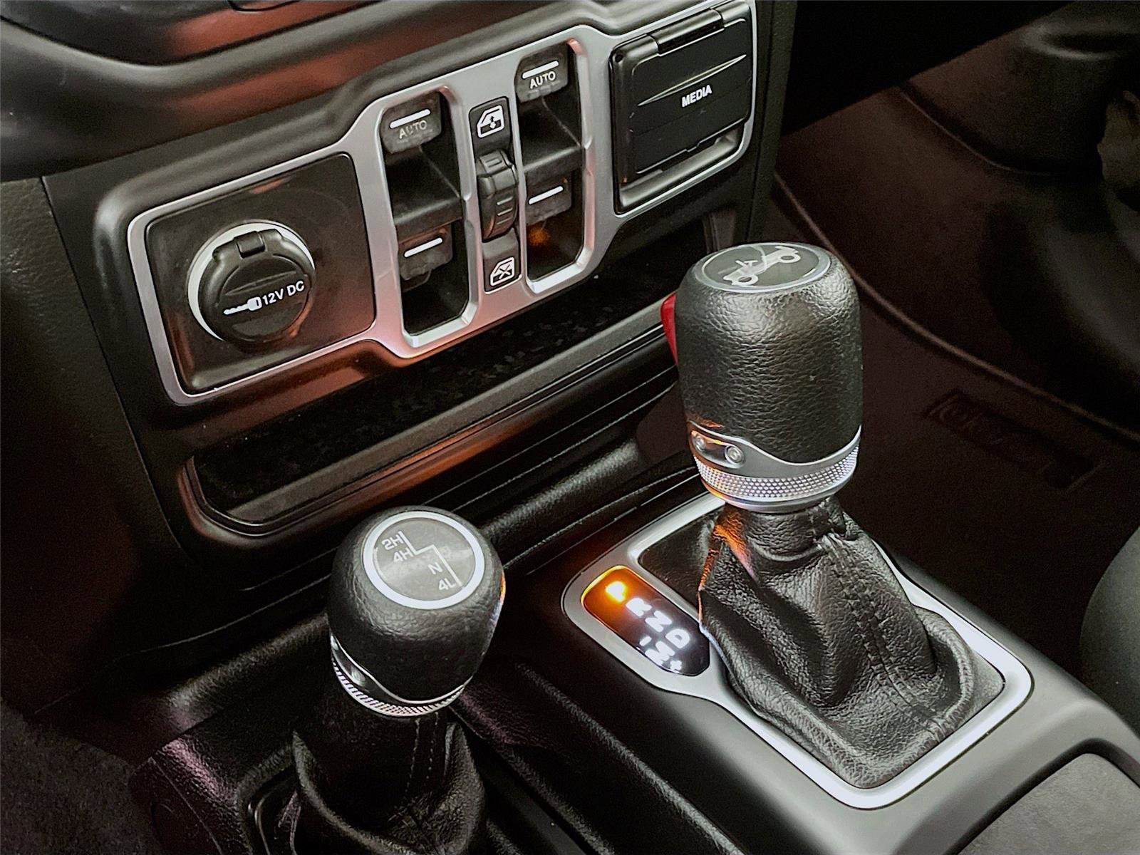 Used 2018 Jeep Wrangler Unlimited Sport S image 19