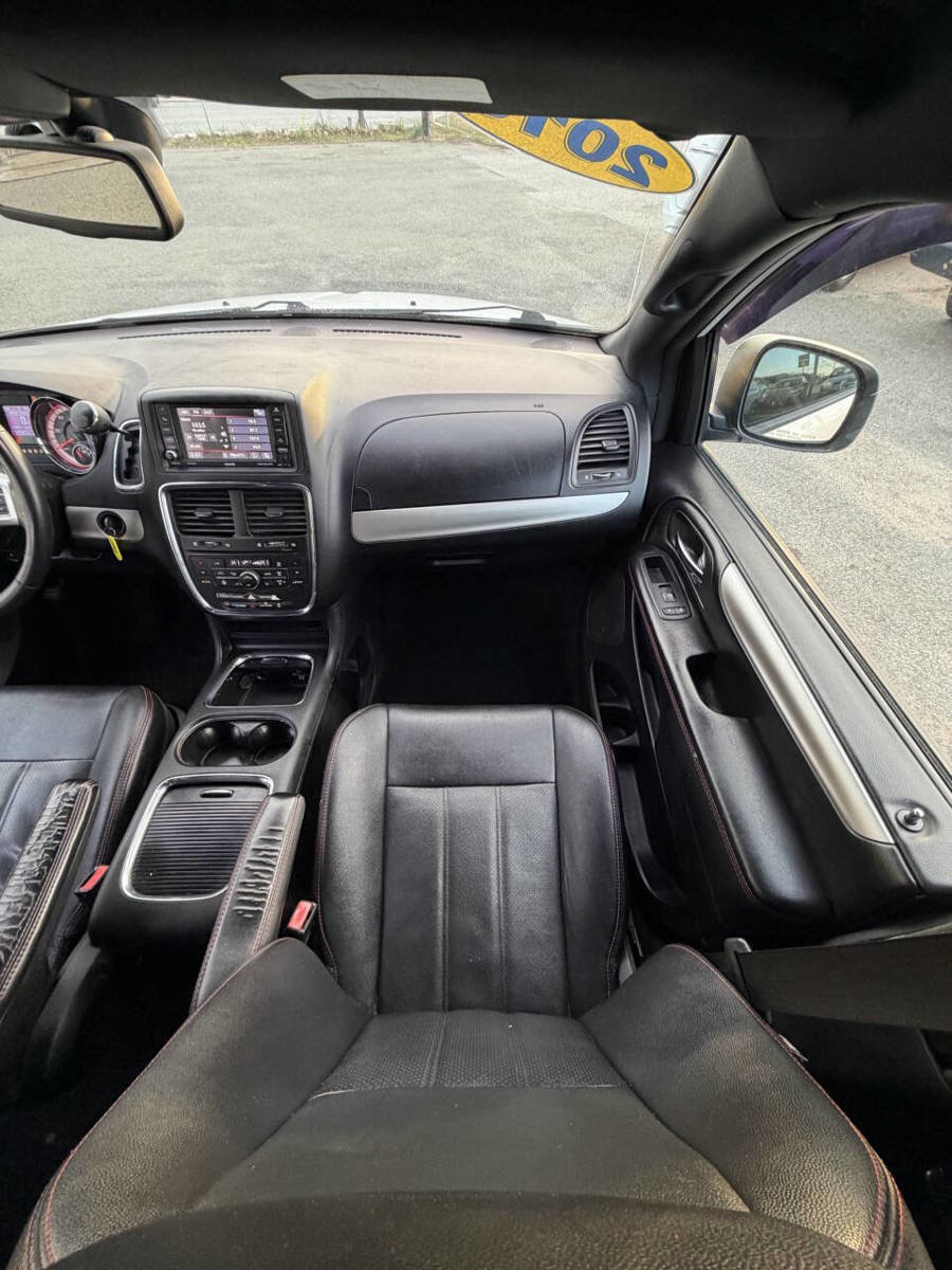 Used 2019 Dodge Grand Caravan GT FWD image 25