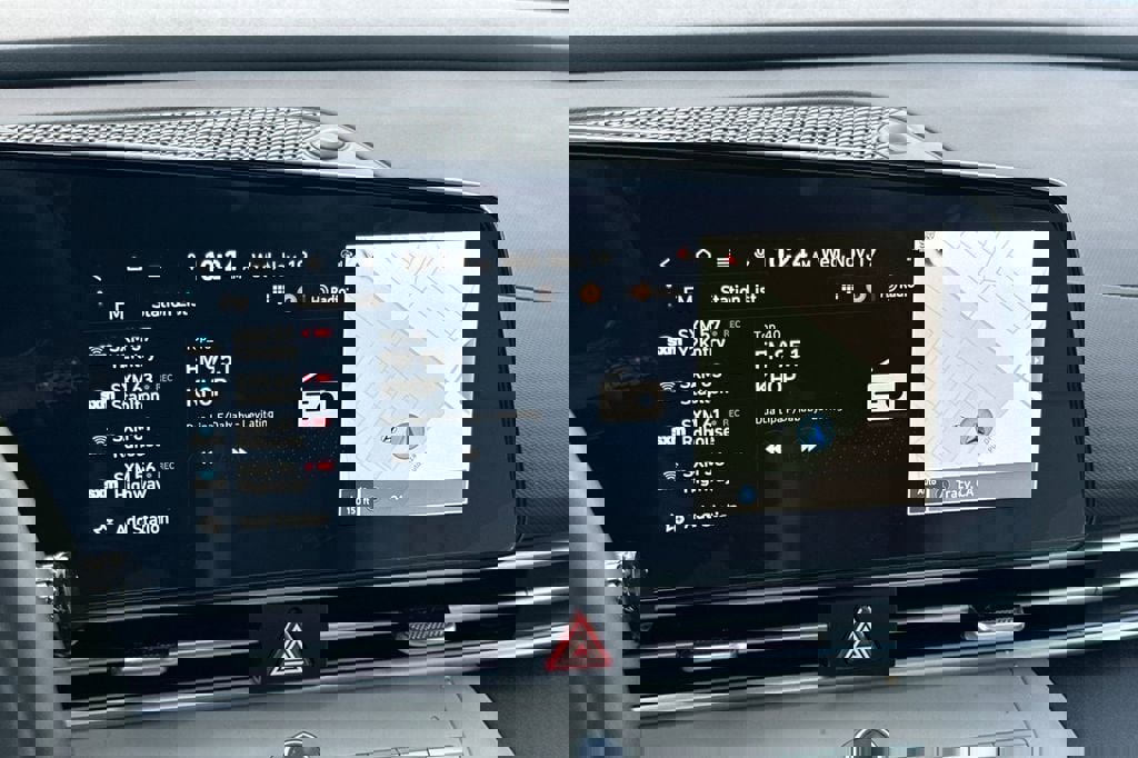 Used 2025 Hyundai Elantra Limited image 15