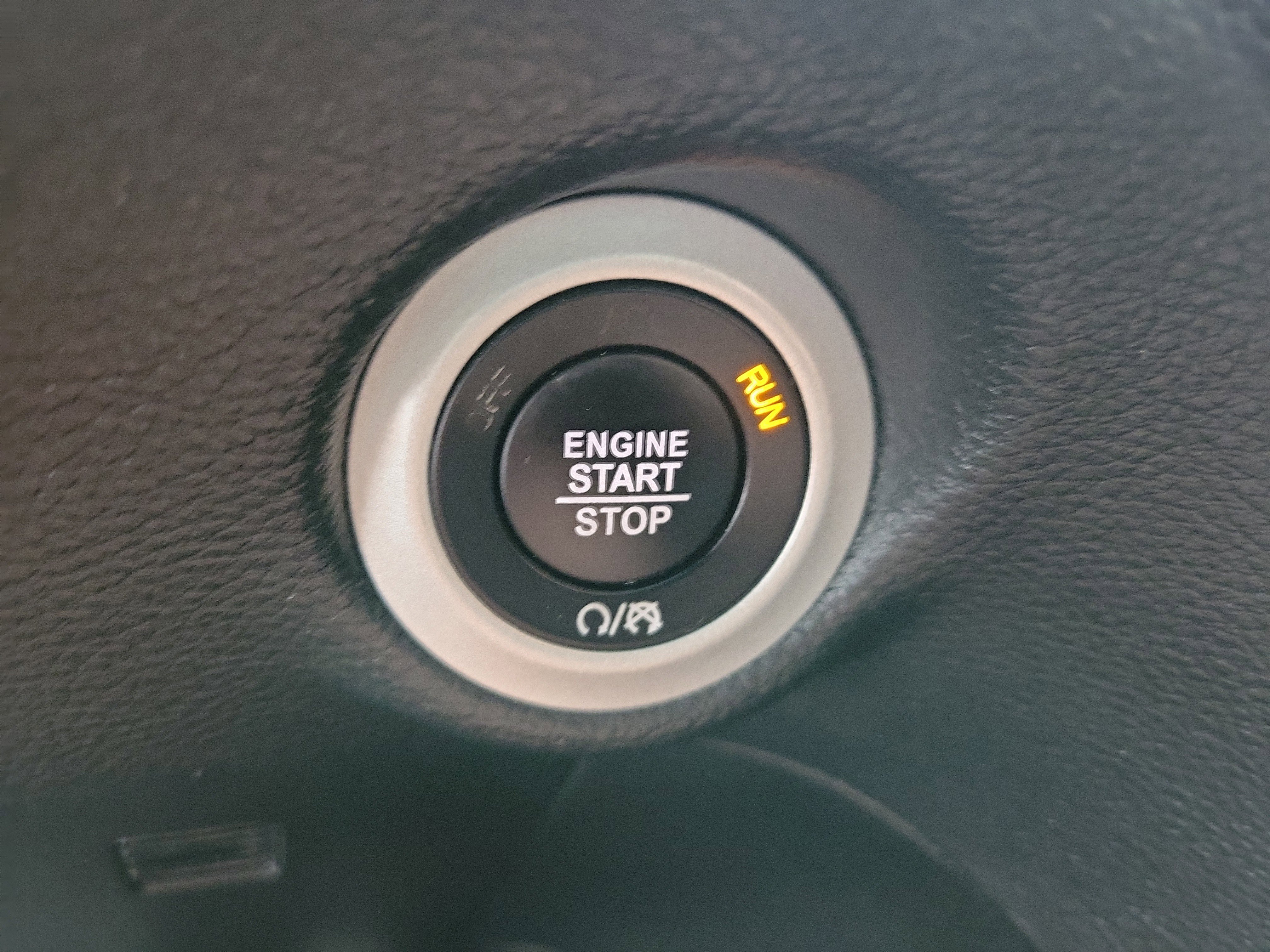 Used 2025 Chrysler Pacifica Limited image 21