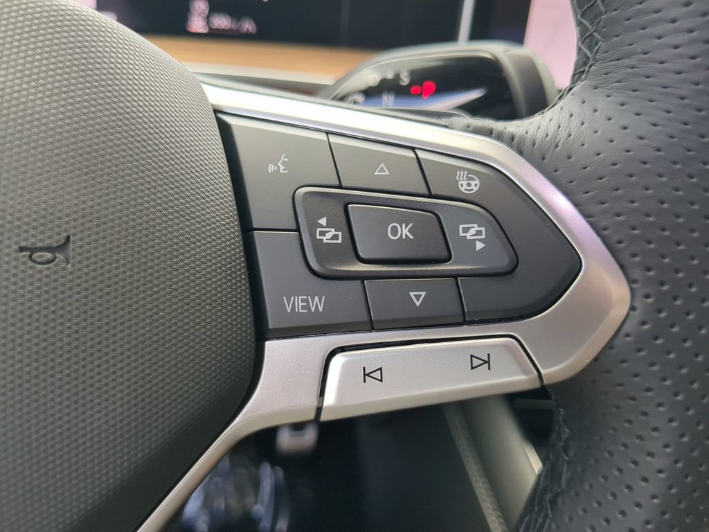 New 2026 Volkswagen Tiguan SEL R-Line AWD/4WD image 29