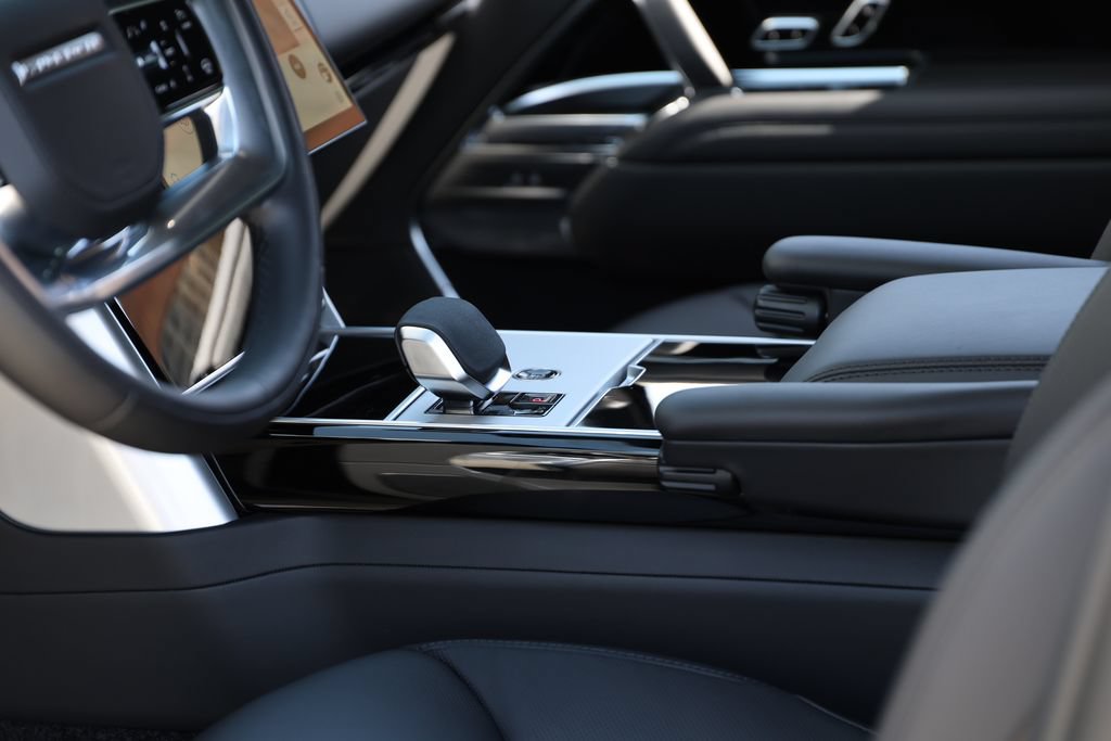 New 2026 Land Rover Range Rover SE AWD/4WD image 16