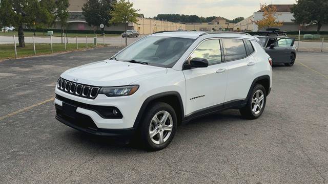 Used 2023 Jeep Compass Latitude image 4