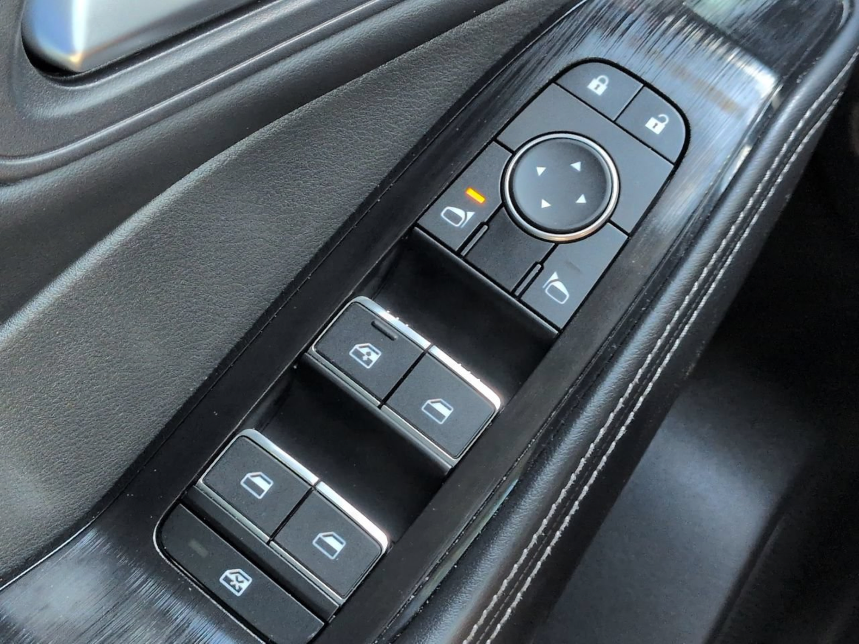 Used 2023 Nissan Rogue SL w/ SL Premium Package FWD image 29
