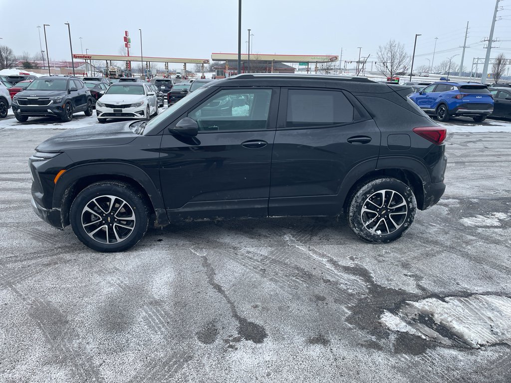 Used 2024 Chevrolet TrailBlazer LT AWD/4WD image 3