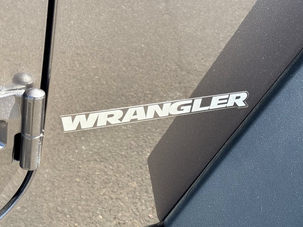 Used 2014 Jeep Wrangler Rubicon w/ Power Convenience Group AWD/4WD image 8
