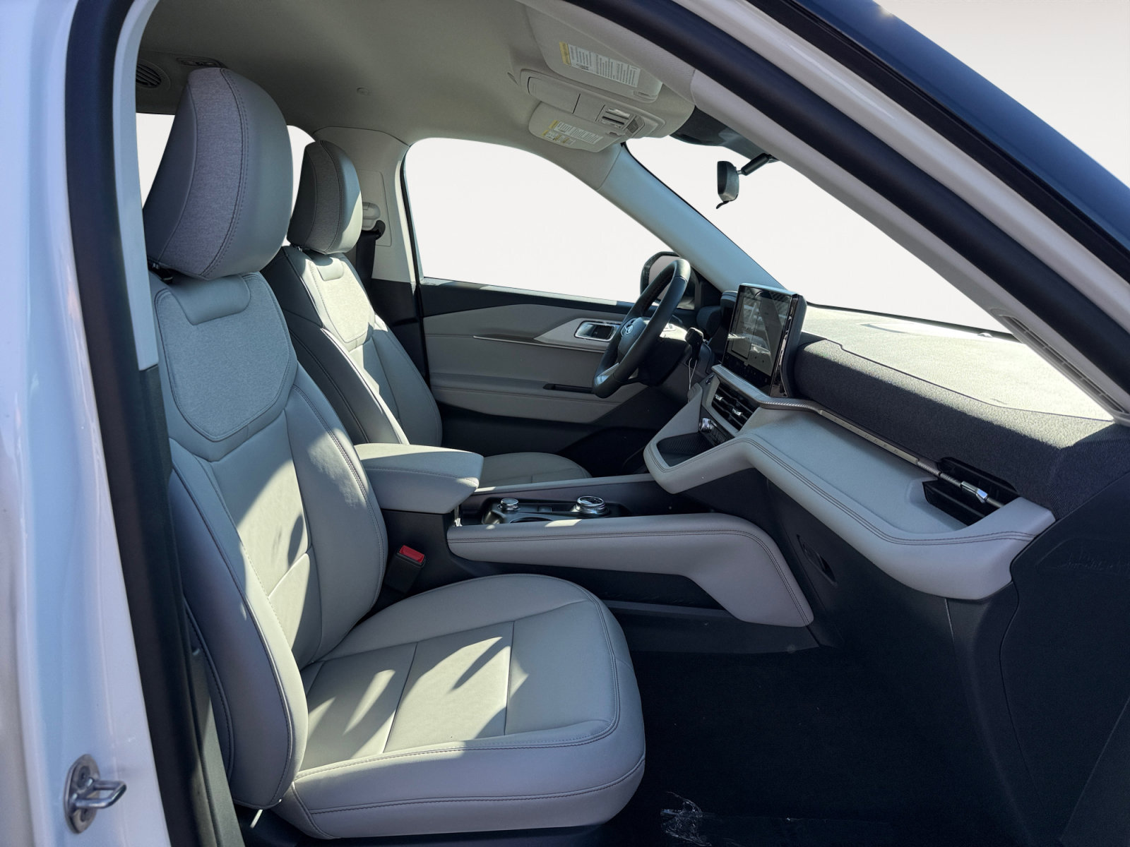 New 2026 Ford Explorer Active w/ Active Comfort Package RWD image 19