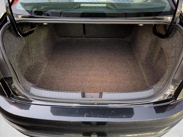 Used 2024 Volkswagen Jetta SE image 5