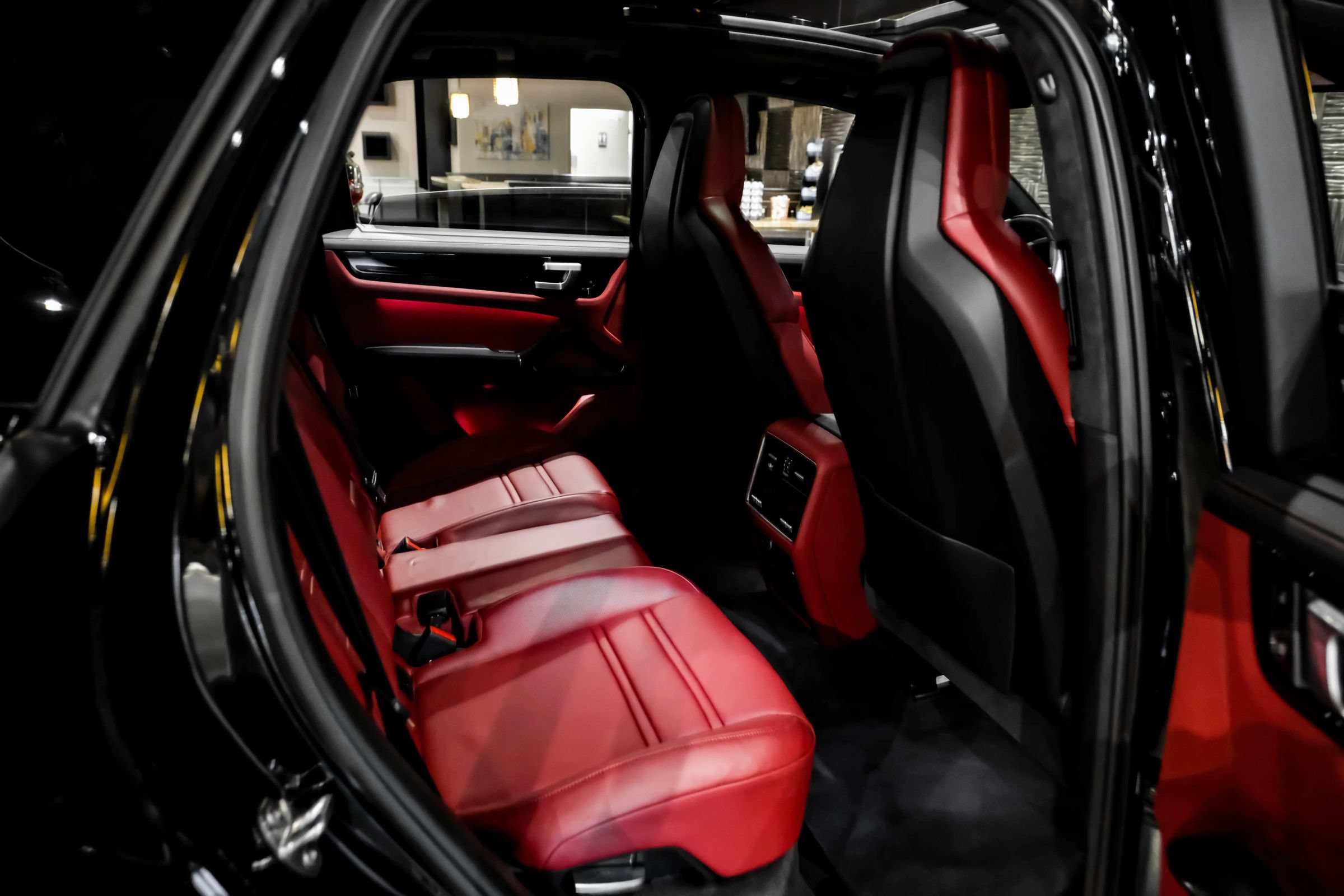 Used 2019 Porsche Cayenne S AWD/4WD image 28