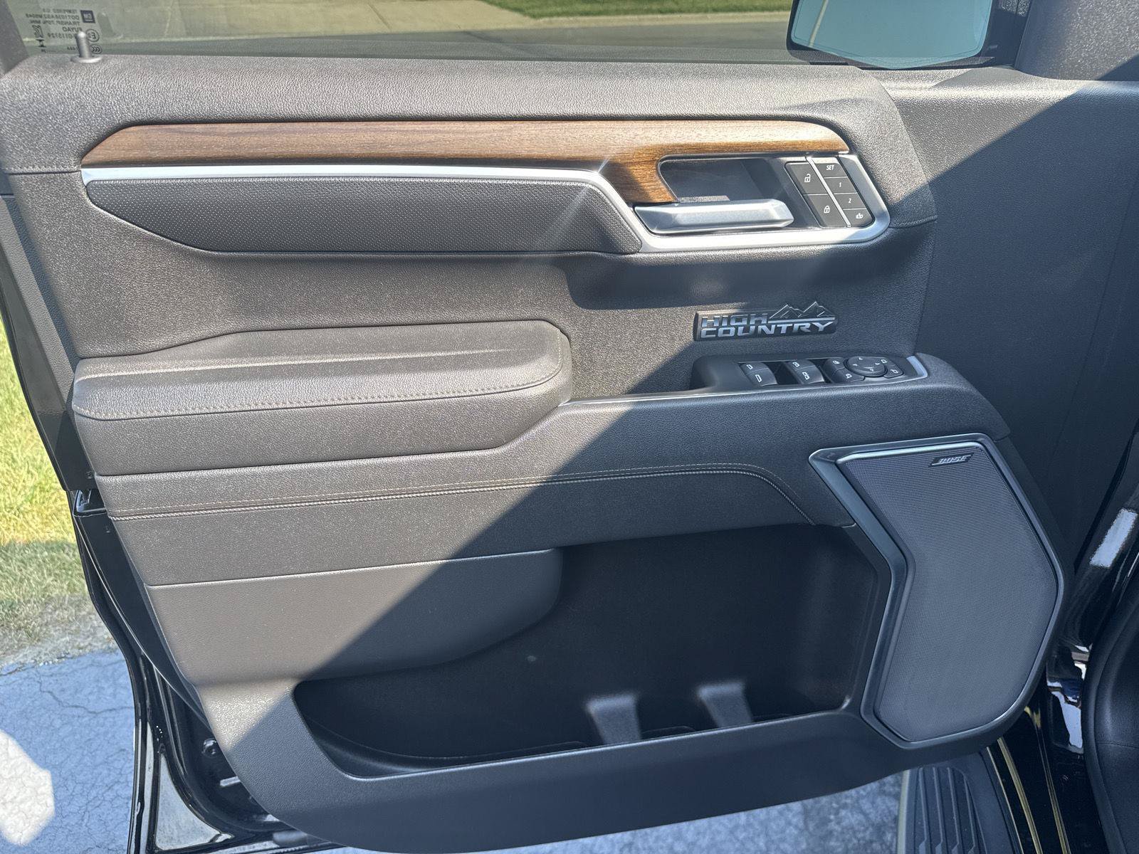 Used 2026 Chevrolet Silverado 1500 High Country w/ Technology Package AWD/4WD image 8