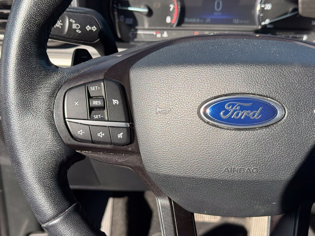 Used 2020 Ford Explorer XLT w/ Equipment Group 202A AWD/4WD image 14