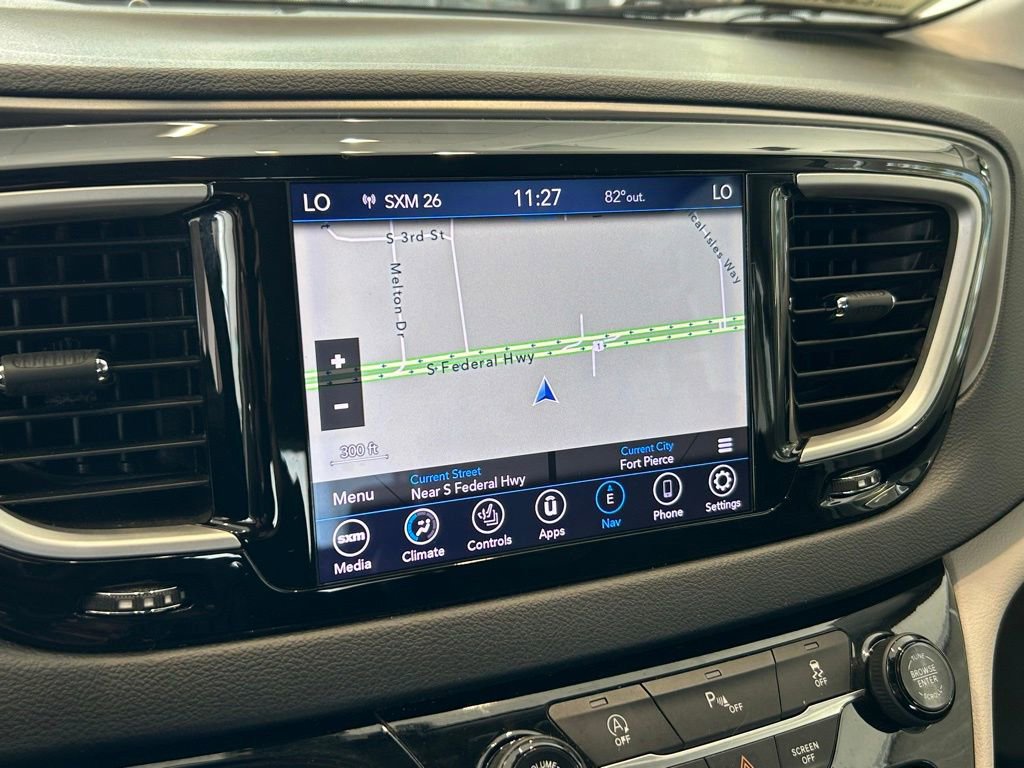Used 2020 Chrysler Pacifica Touring-L Plus FWD image 19