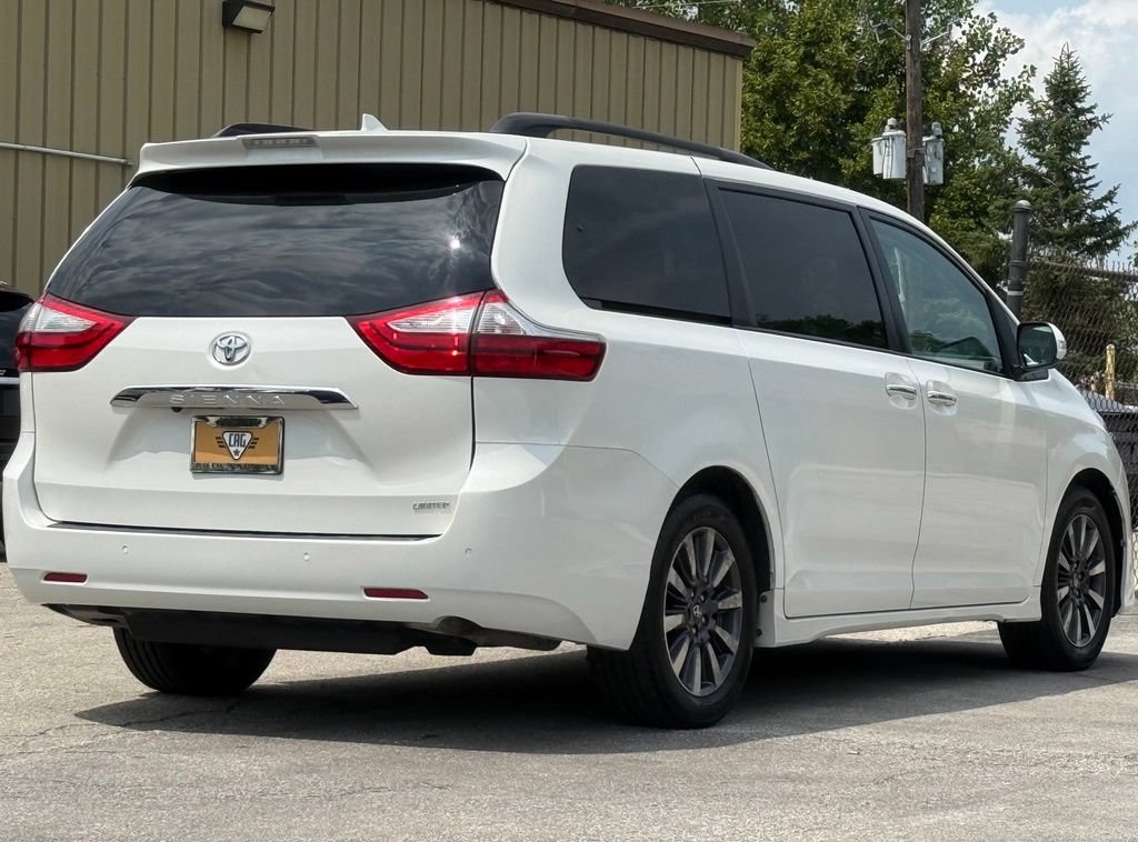 Used 2018 Toyota Sienna Limited Premium FWD image 5