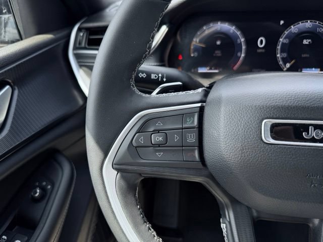 Used 2023 Jeep Grand Cherokee L Laredo AWD/4WD image 34