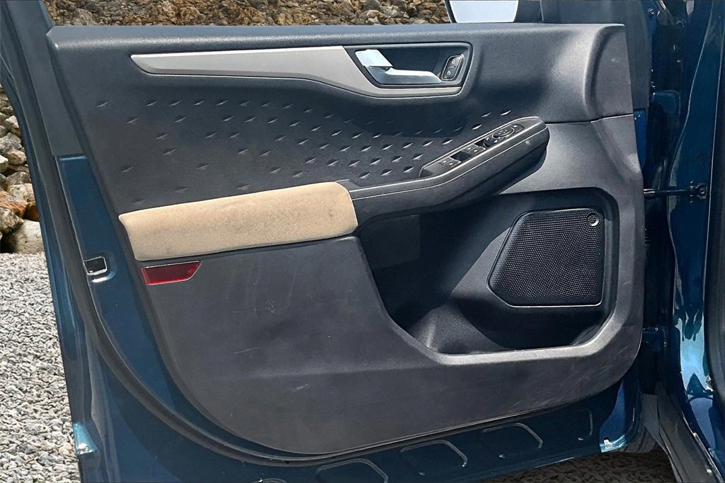Used 2020 Ford Escape SE image 16