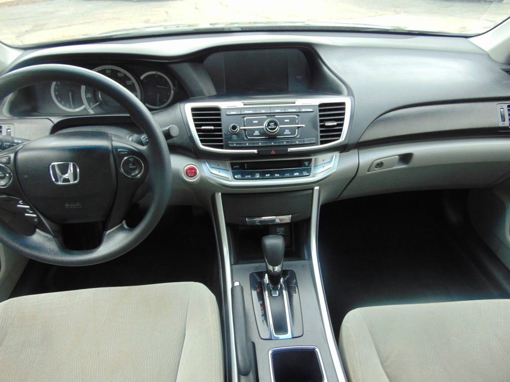 Used 2013 Honda Accord EX image 17