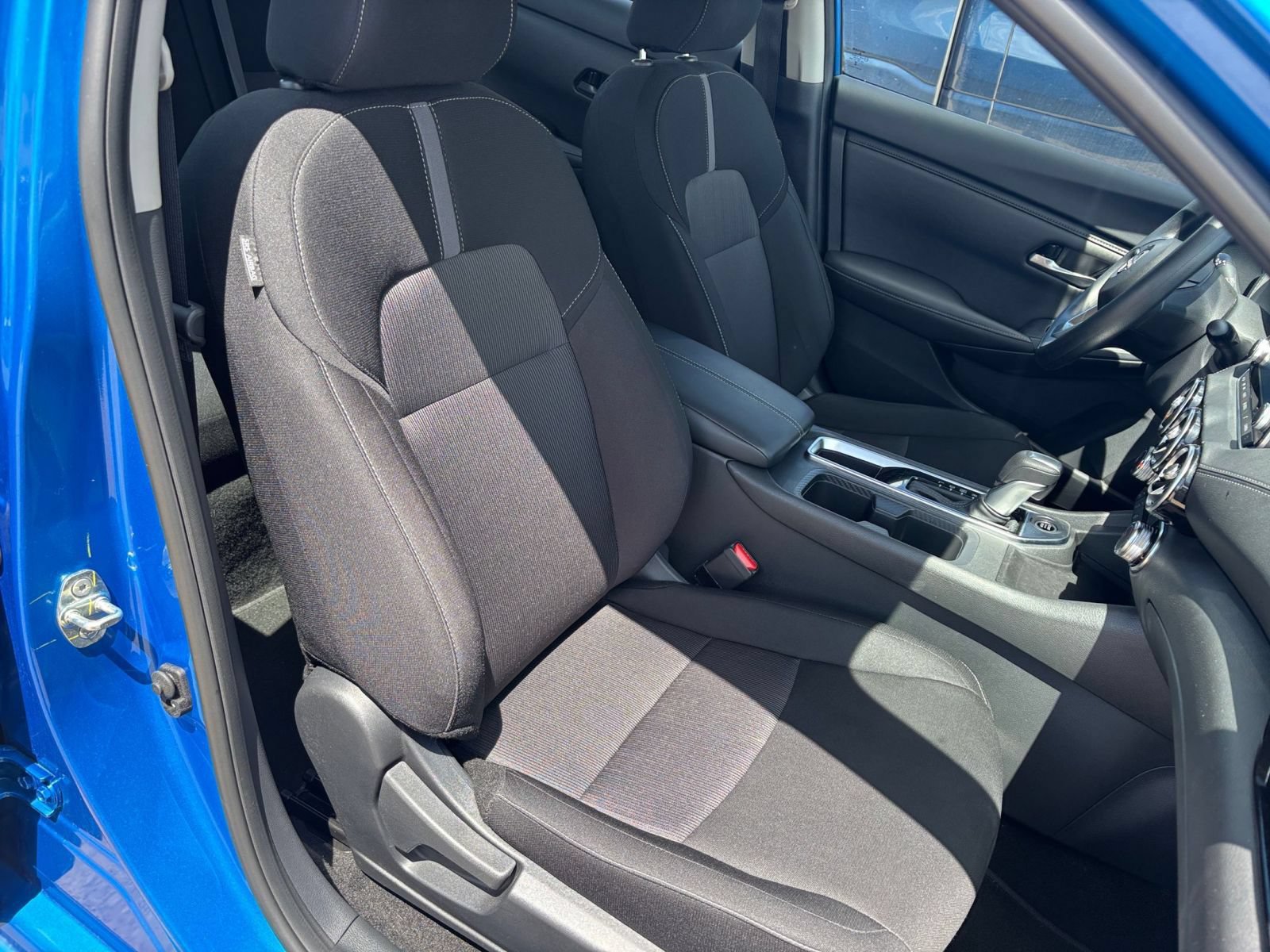 Used 2025 Nissan Sentra SV FWD image 34