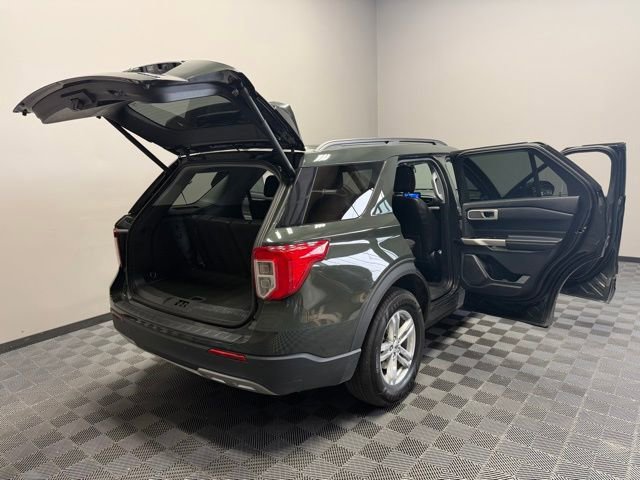 Used 2022 Ford Explorer XLT w/ Equipment Group 202A AWD/4WD image 25