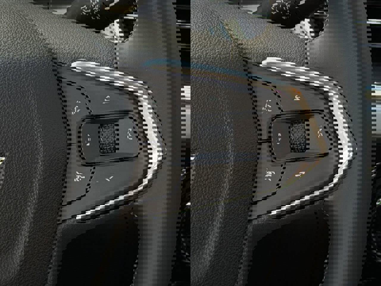 New 2026 Chevrolet Trax LT w/ Driver Confidence Package image 14