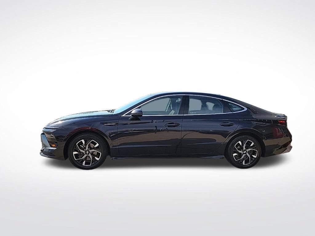 Used 2024 Hyundai Sonata SEL FWD image 2