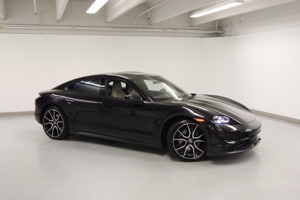 Used 2022 Porsche Taycan image 4