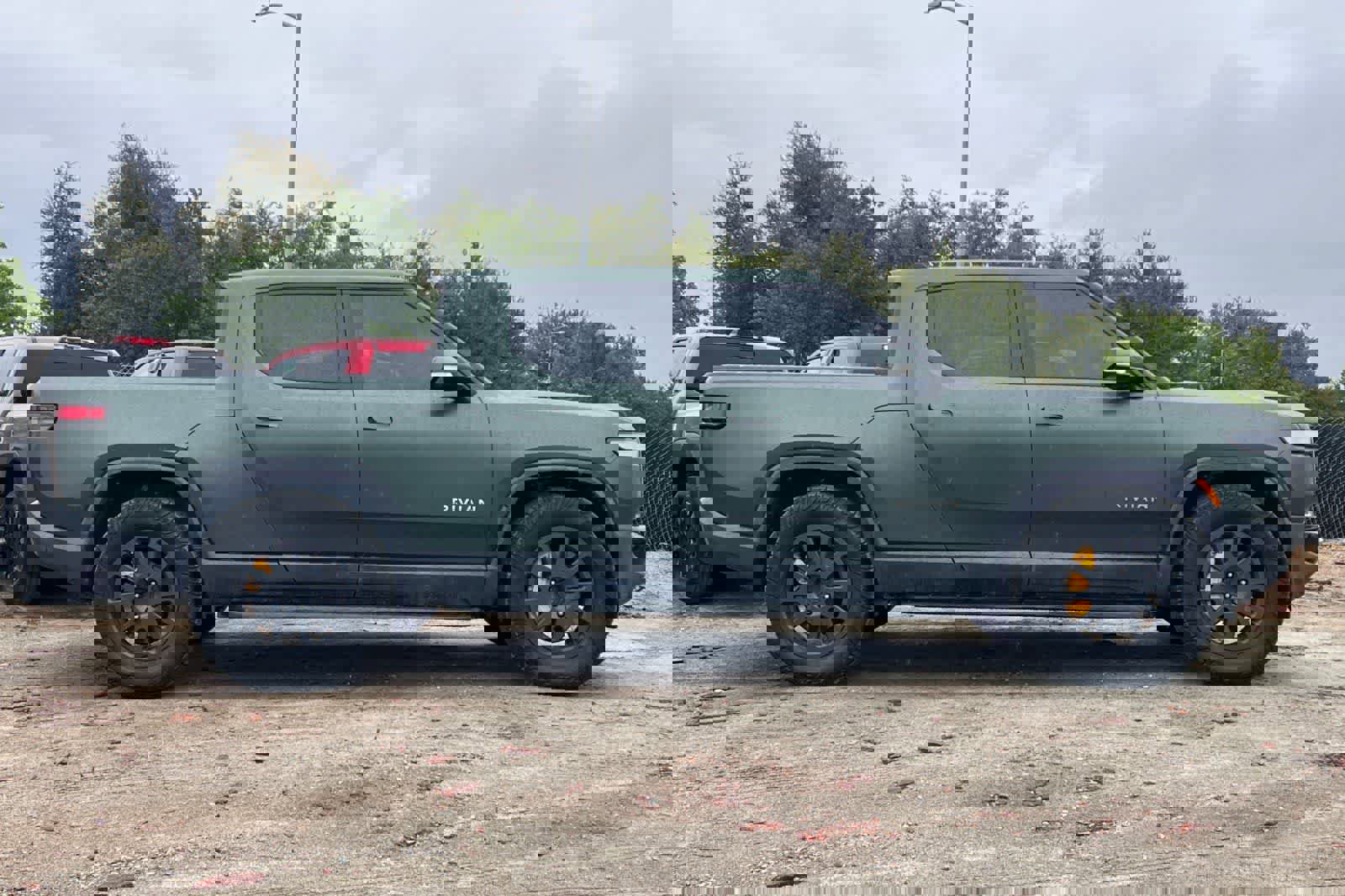 Used 2022 Rivian R1T Adventure image 9