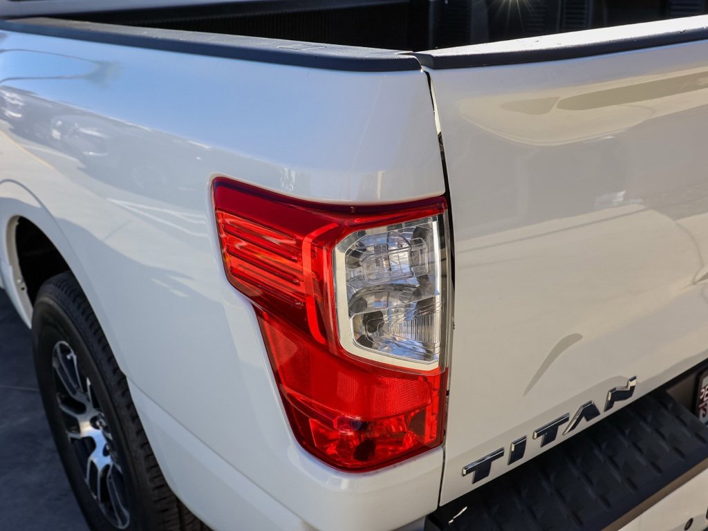 Used 2023 Nissan Titan SV image 7